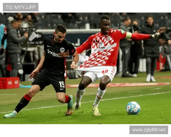 拜仁慕尼黑防线前提过高，频繁被打身后是否影响争冠形势？