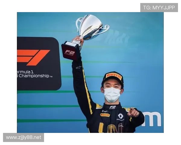 周冠宇赛场上拼命，私下买豪车比明星还狠，谁想到啊这日常？